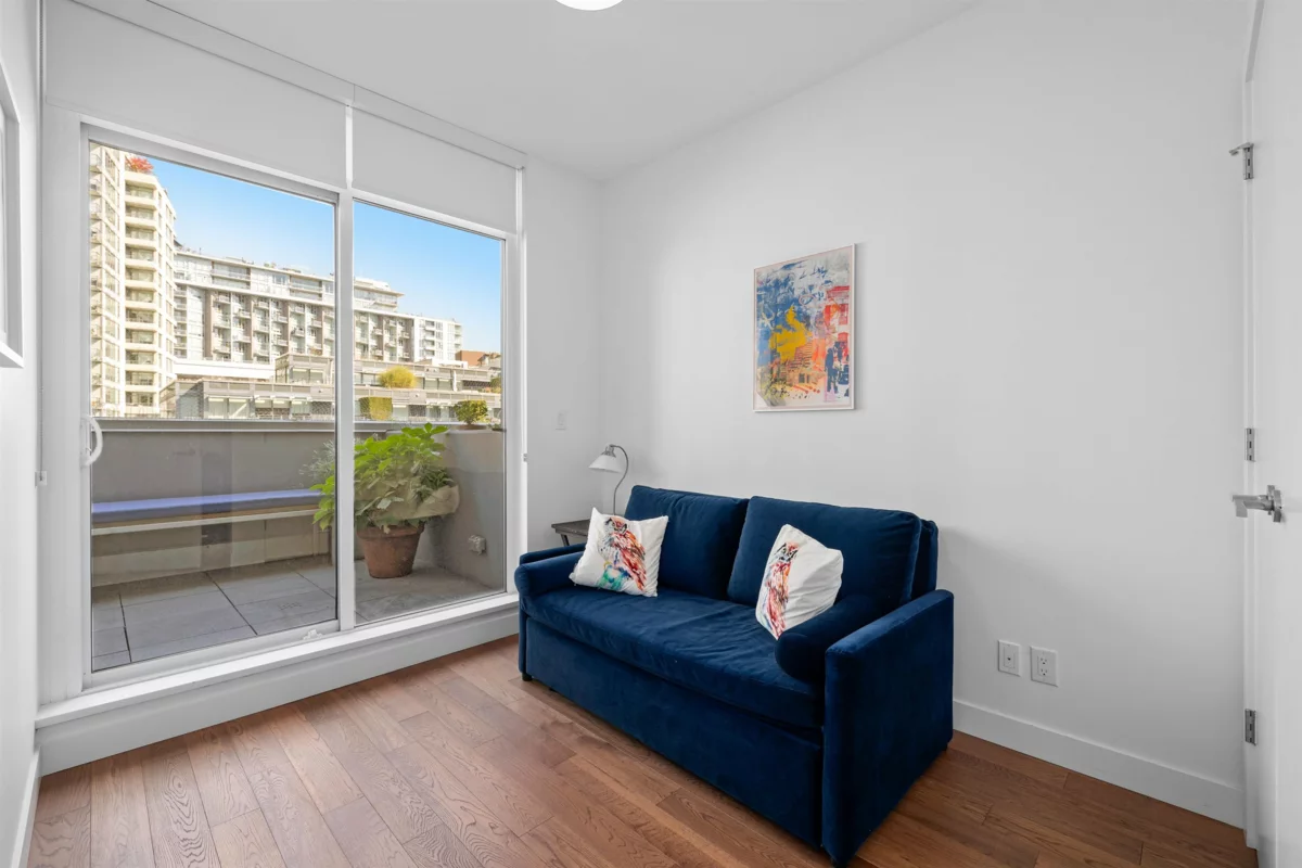 Entry Foyer Photo of 711 108 E 1st Avenue, Vancouver, BC