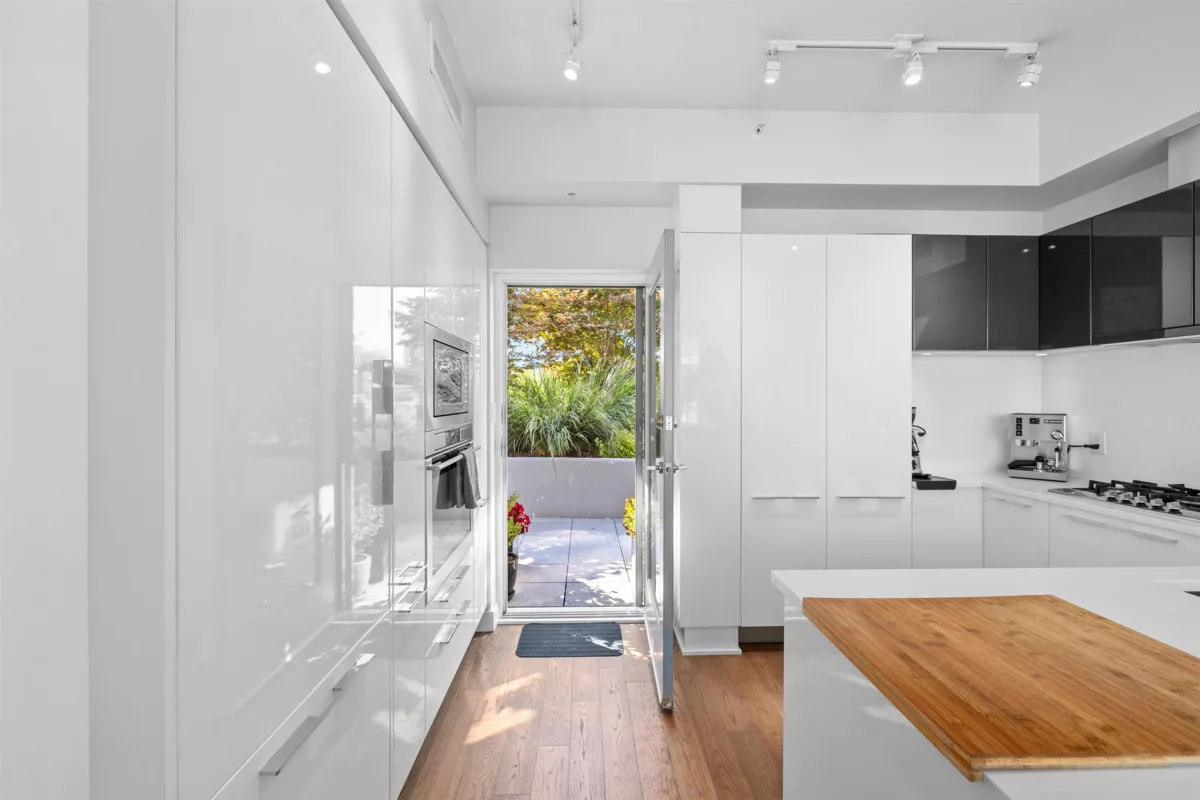 Family Room Photo of 711 108 E 1st Avenue, Vancouver, BC