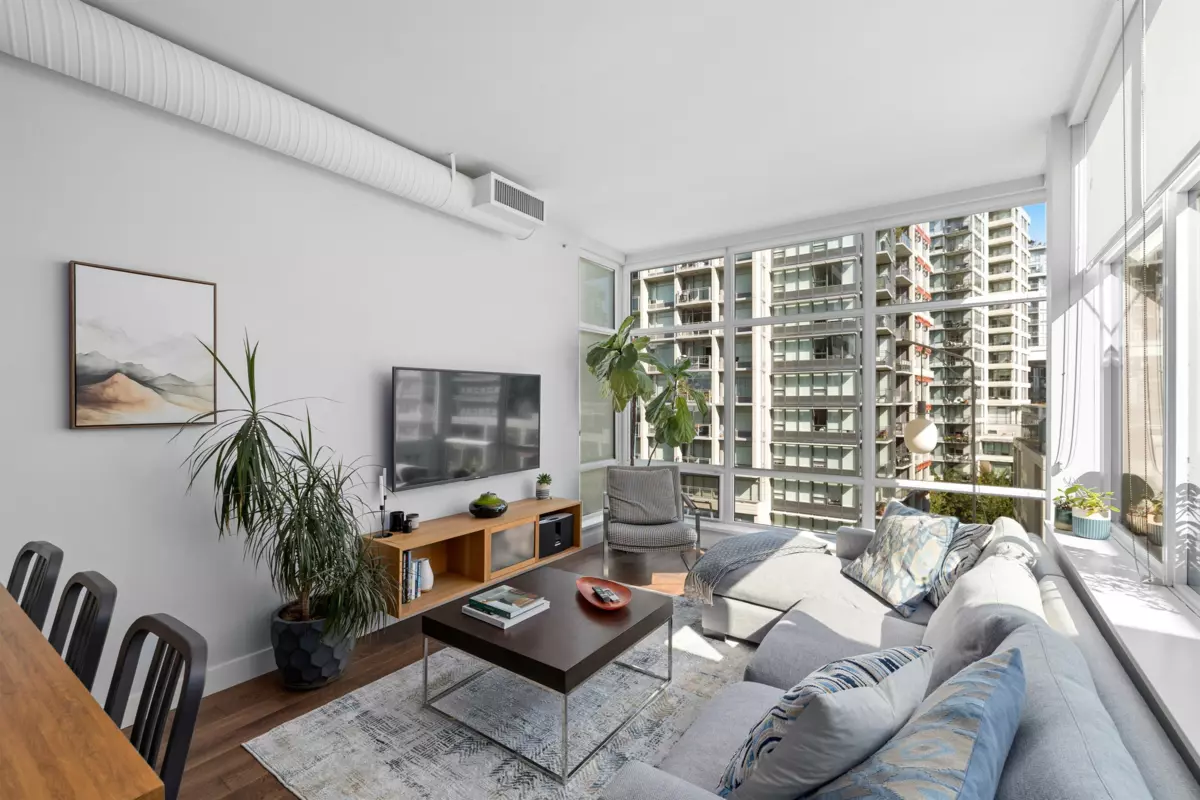 Kitchen Photo of 711 108 E 1st Avenue, Vancouver, BC