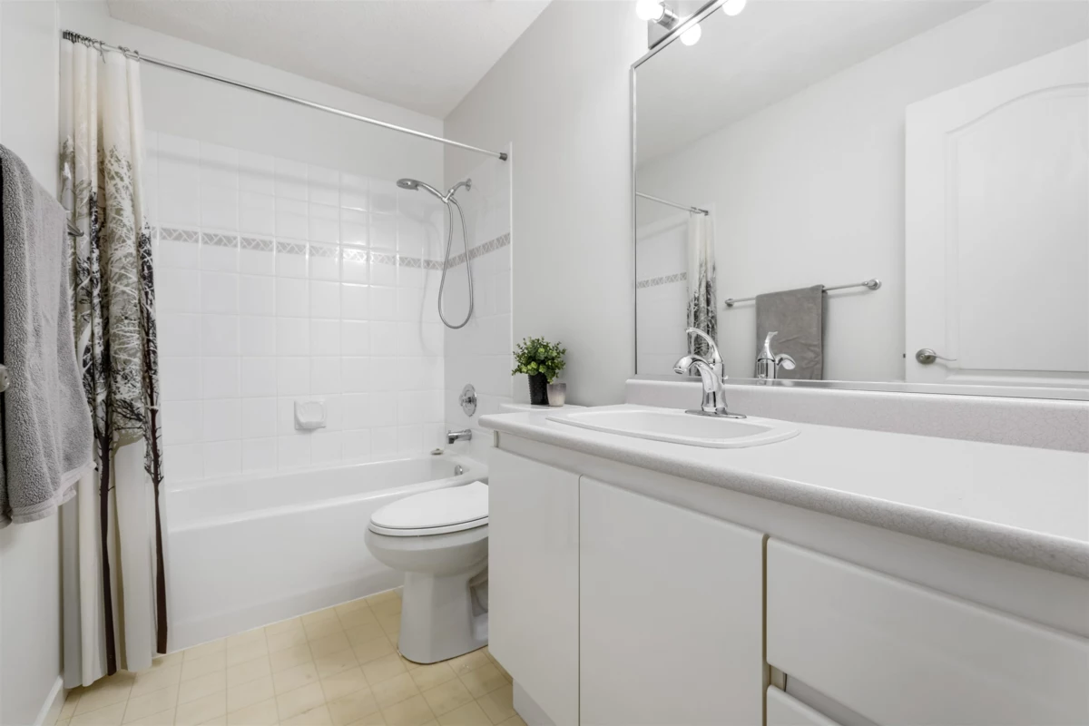 Hallway Photo of 4 20750 Telegraph Trail, Langley, BC