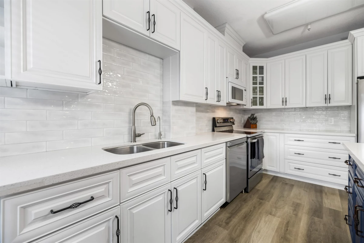 Kitchen Island Photo of 4 20750 Telegraph Trail, Langley, BC