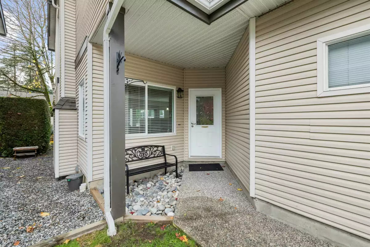 Living Room Photo of 4 20750 Telegraph Trail, Langley, BC