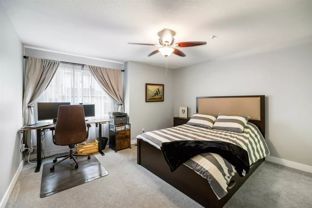 Staircase Photo of 4 20750 Telegraph Trail, Langley, BC