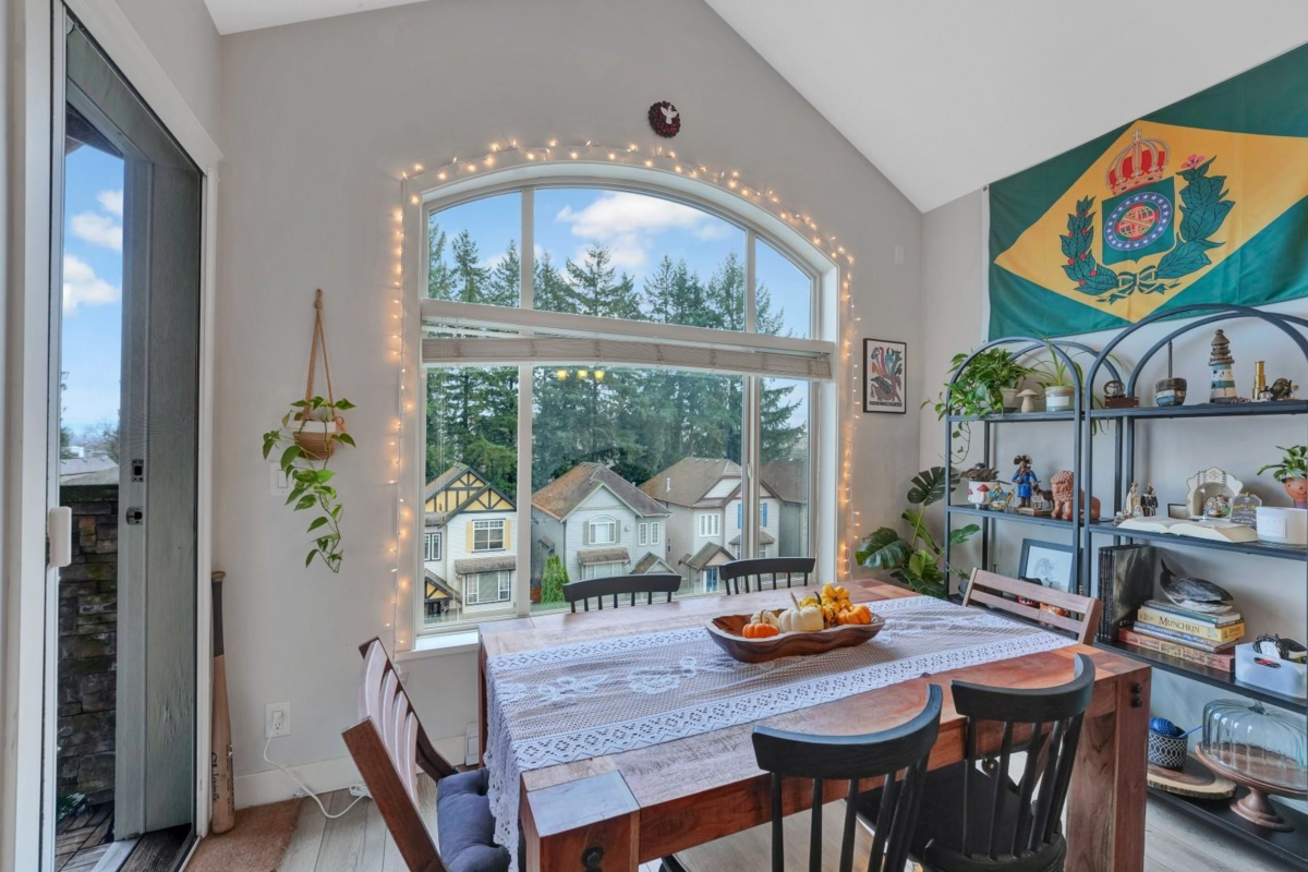 Breakfast Nook Photo of 411 12525 190a Street, Pitt Meadows, BC
