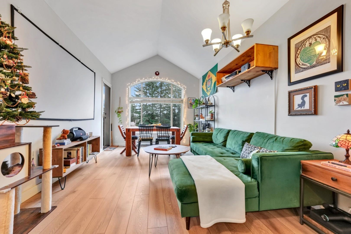 Exterior Front Photo of 411 12525 190a Street, Pitt Meadows, BC