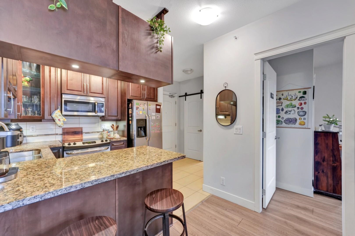 Family Room Photo of 411 12525 190a Street, Pitt Meadows, BC