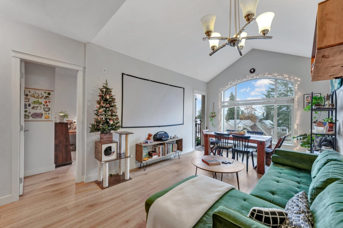 Kitchen Photo of 411 12525 190a Street, Pitt Meadows, BC