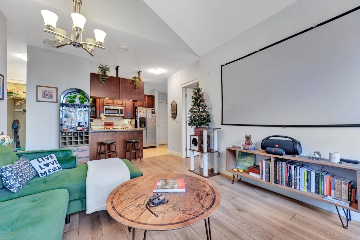 Pantry Photo of 411 12525 190a Street, Pitt Meadows, BC