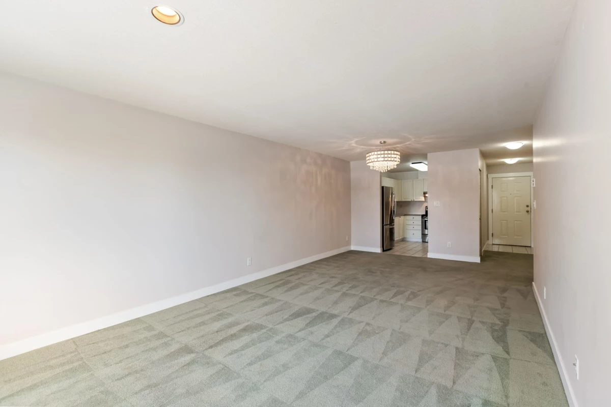 Basement Recreation Room Photo of 301 1378 George Street, White Rock, BC