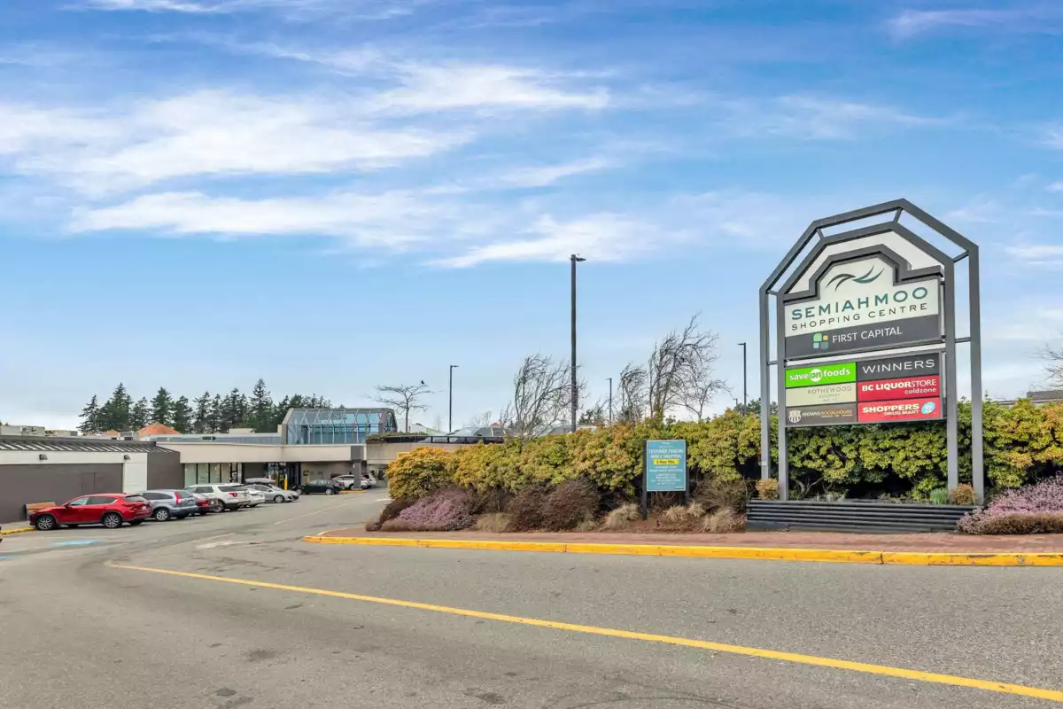 Hot Tub / Spa Photo of 301 1378 George Street, White Rock, BC