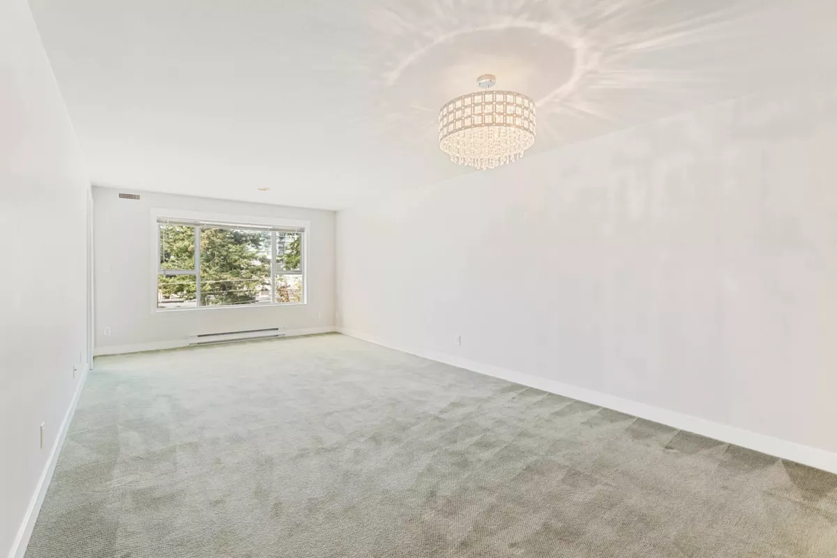 Loft / Bonus Room Photo of 301 1378 George Street, White Rock, BC