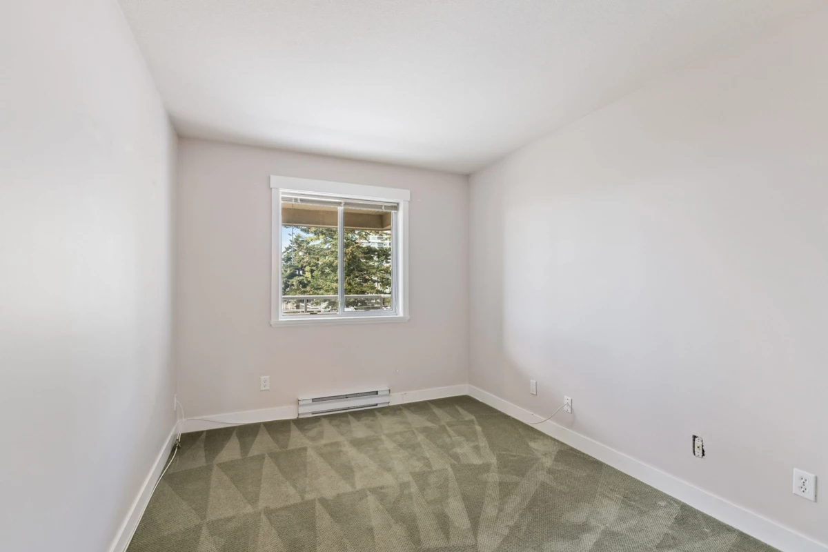 Mudroom Photo of 301 1378 George Street, White Rock, BC