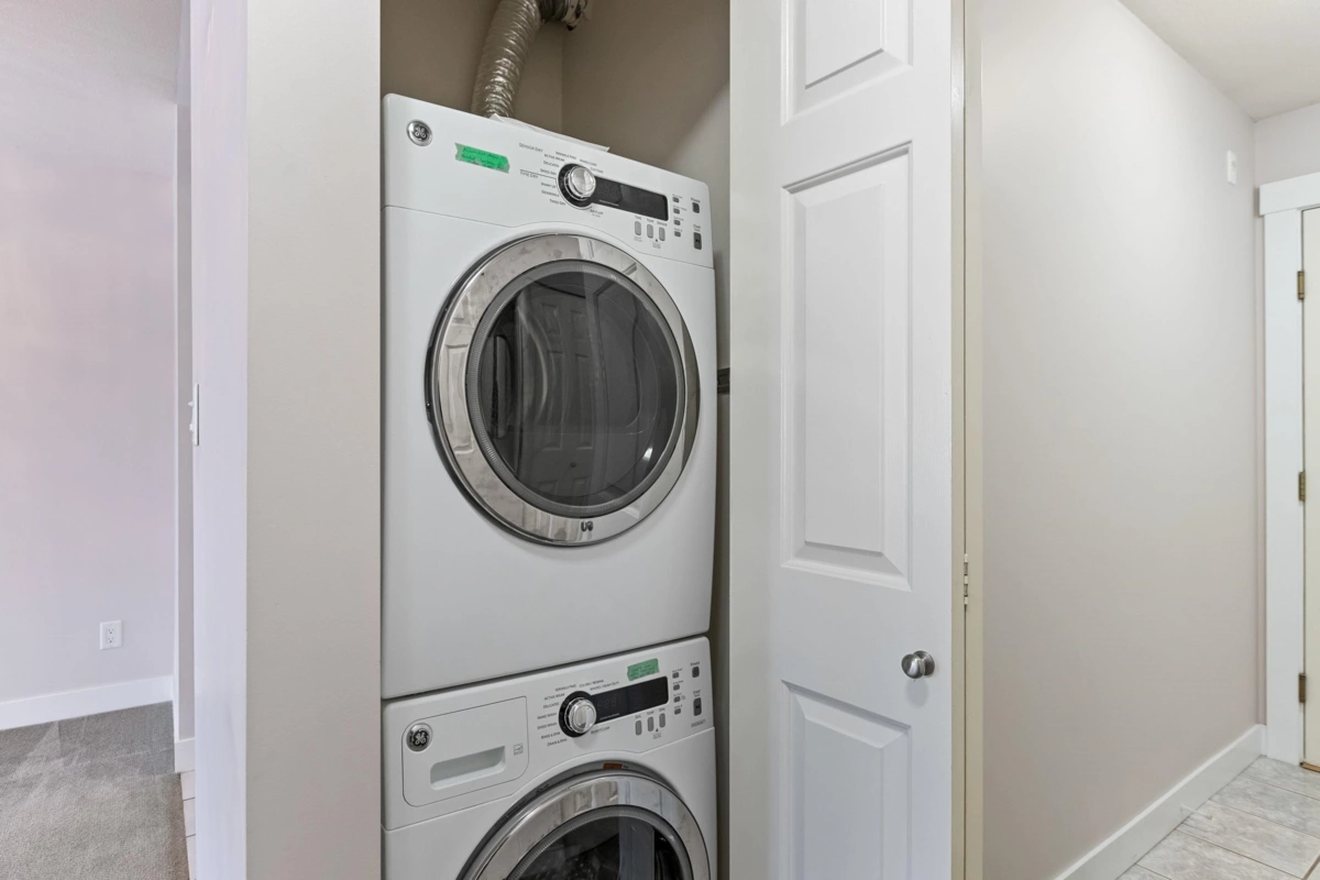 Staircase Photo of 301 1378 George Street, White Rock, BC