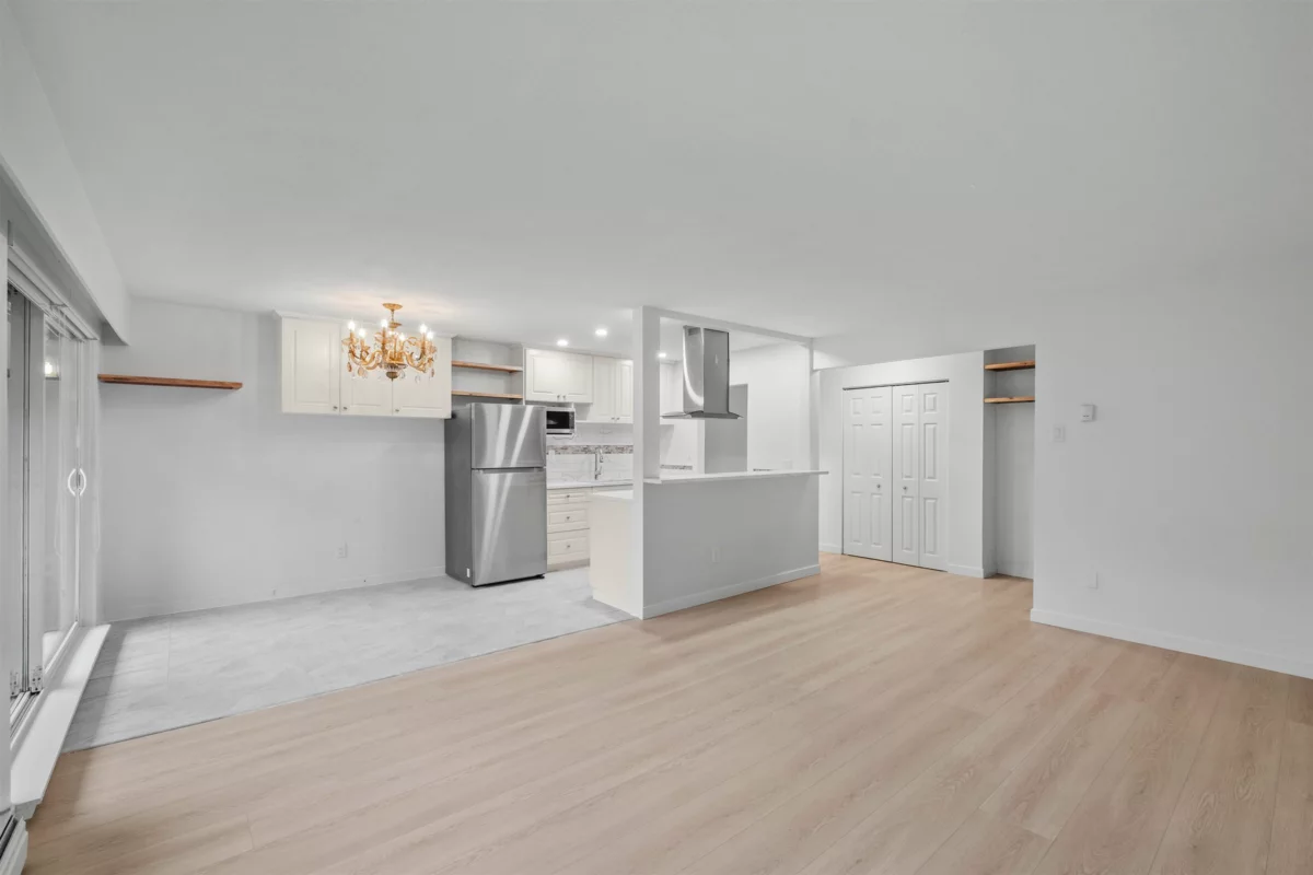 Dining Area Photo of 609 555 W 28th Street, North Vancouver, BC