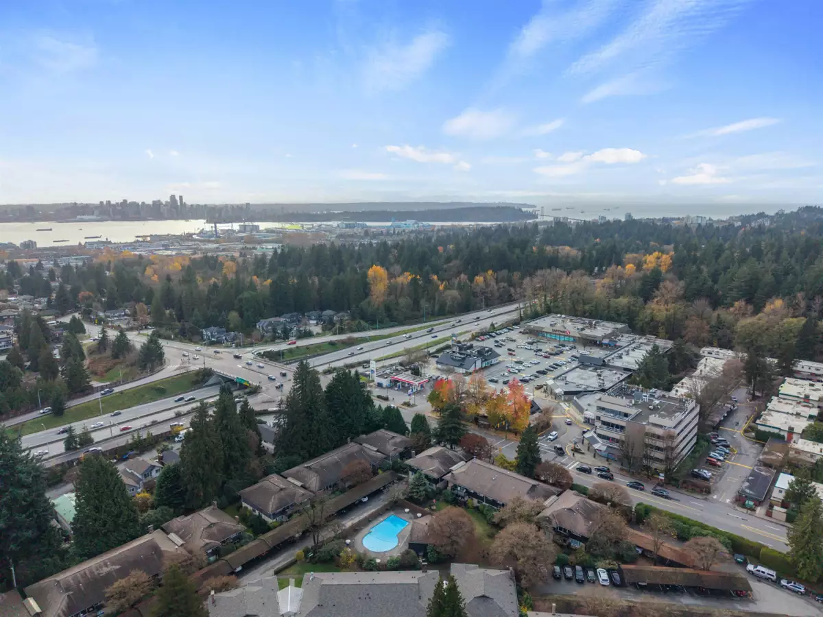 Guest Bathroom Photo of 609 555 W 28th Street, North Vancouver, BC