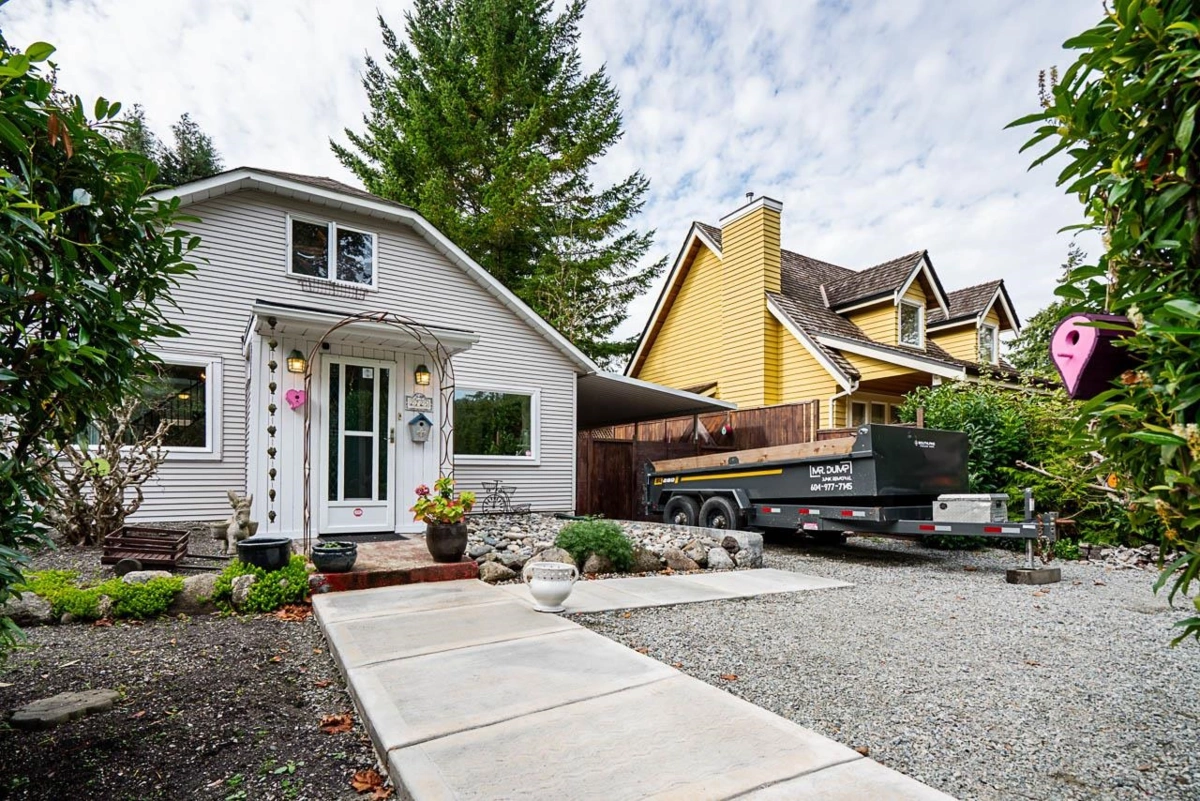 Family Room Photo of 2725 Gordon Avenue, Surrey, BC