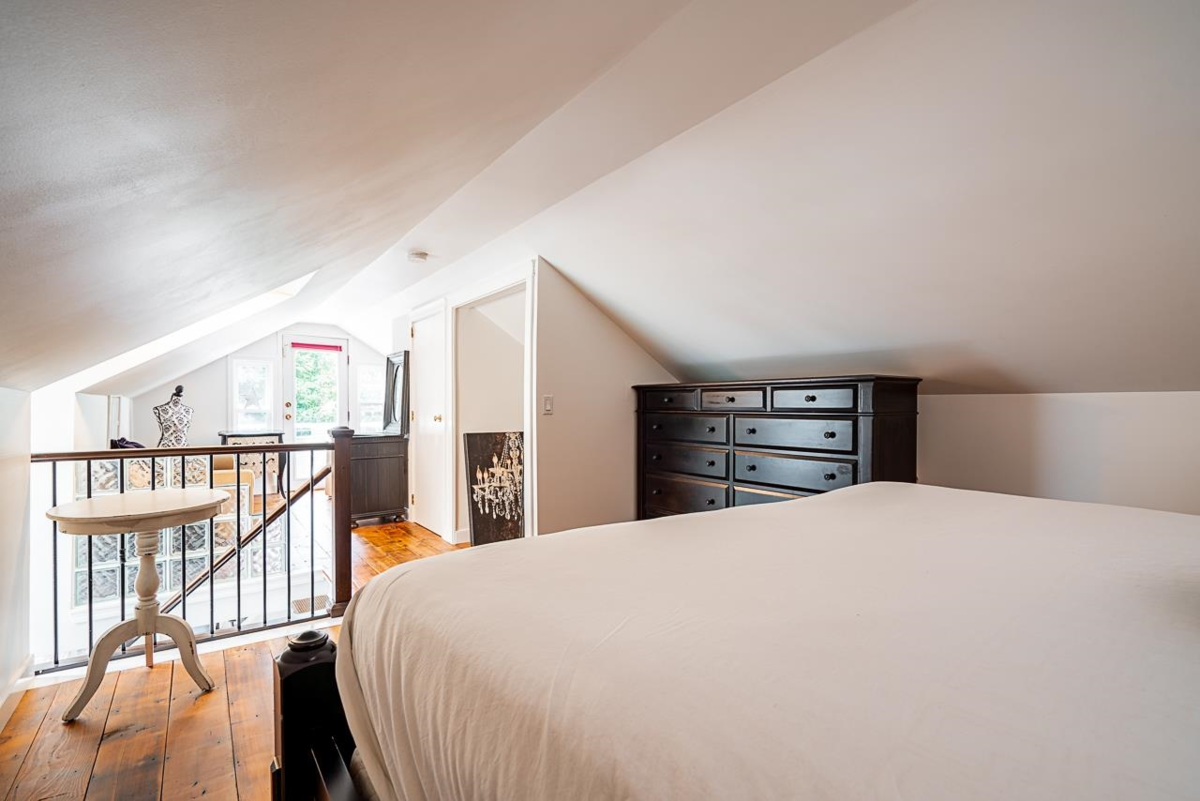 Front Yard Photo of 2725 Gordon Avenue, Surrey, BC