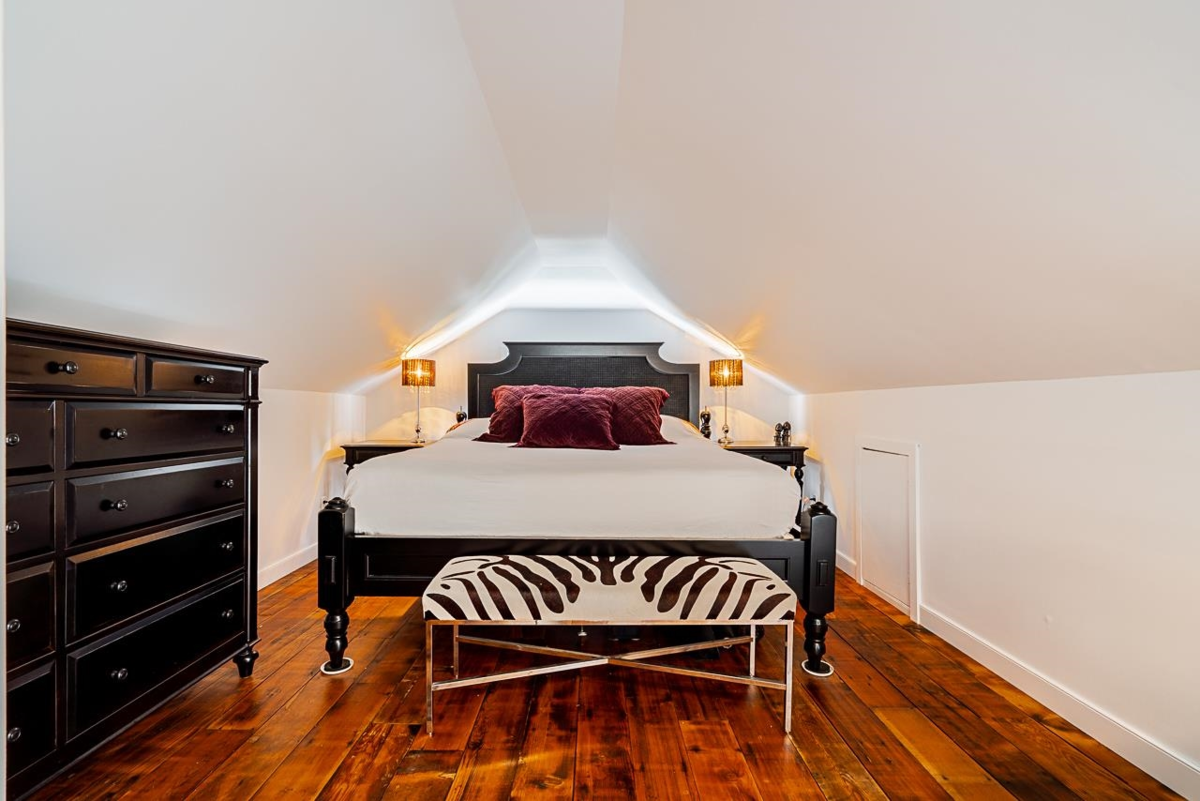 Garage Interior Photo of 2725 Gordon Avenue, Surrey, BC