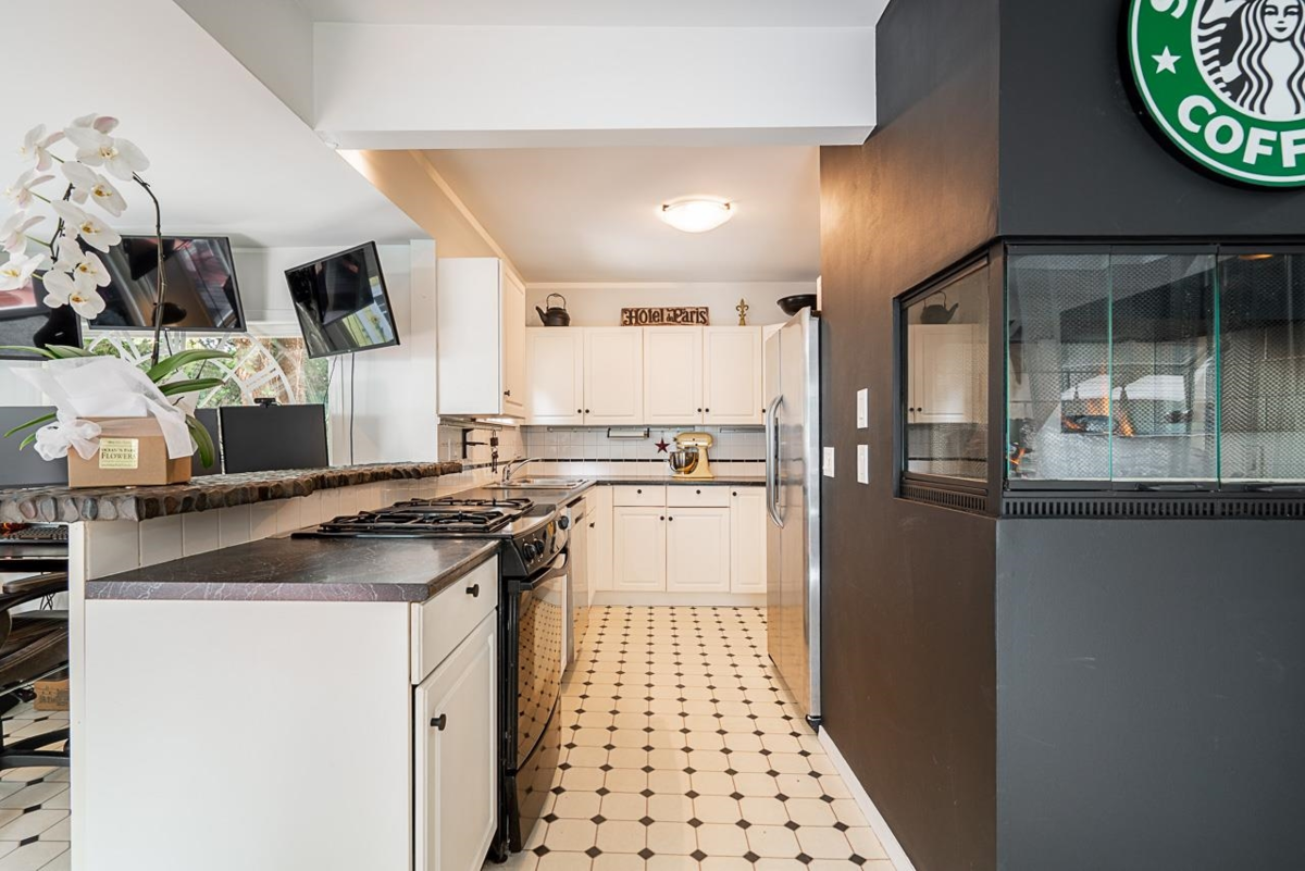 Laundry Room Photo of 2725 Gordon Avenue, Surrey, BC