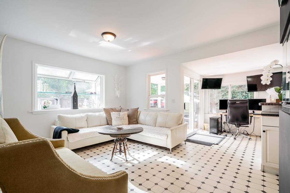 Office / Den Photo of 2725 Gordon Avenue, Surrey, BC