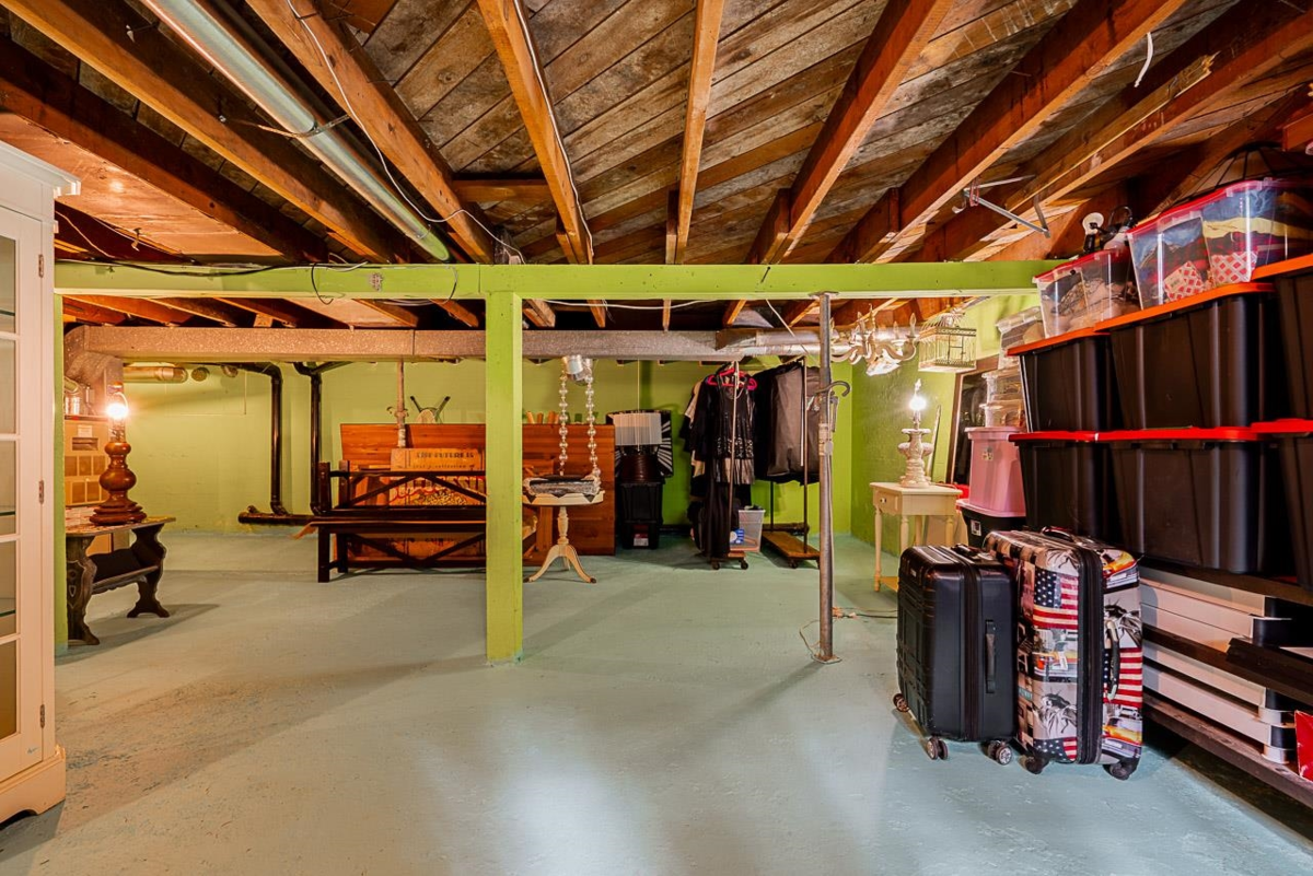 Outdoor Kitchen Photo of 2725 Gordon Avenue, Surrey, BC