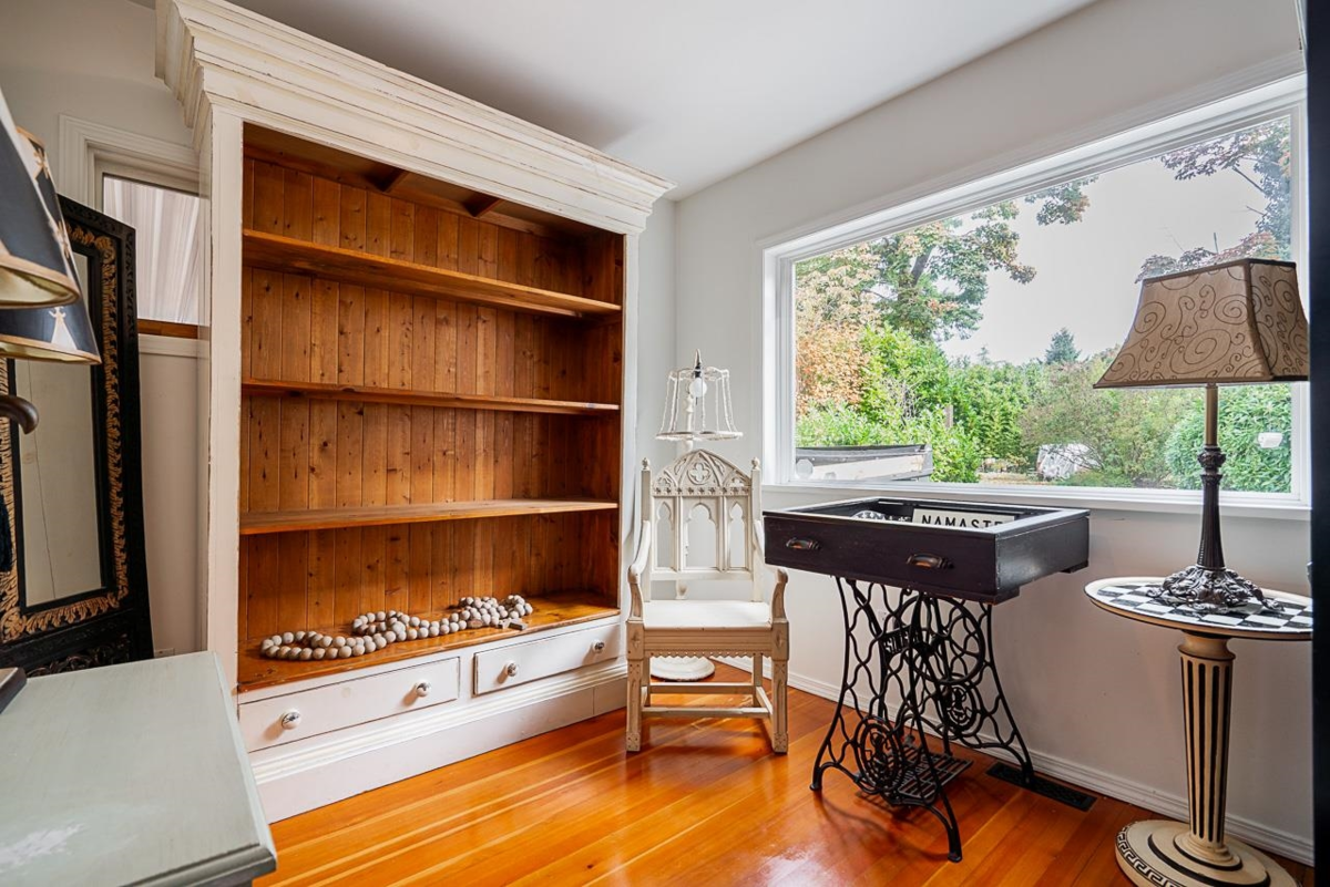 Primary Bathroom Photo of 2725 Gordon Avenue, Surrey, BC