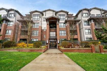 Family Room Photo of 416 2960 151 Street, Surrey, BC