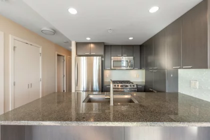 1606 2232 Douglas Road, Burnaby, BC, Burnaby — Apartment/Condo for sale