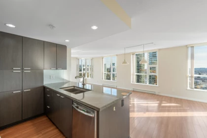 1606 2232 Douglas Road, Burnaby, BC, Burnaby — Apartment/Condo for sale