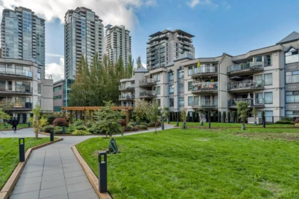 208 2968 Burlington Drive, Coquitlam, BC, Coquitlam — Apartment/Condo for sale