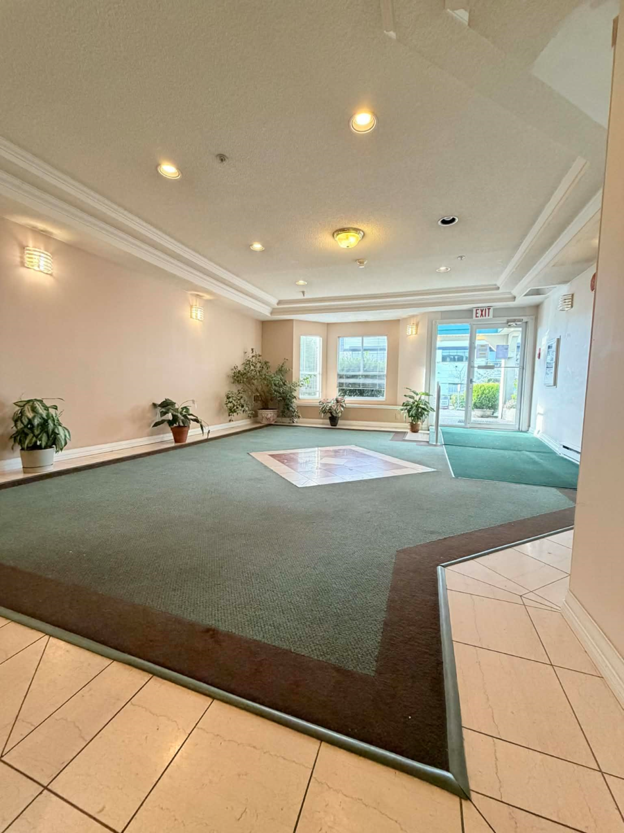 Hot Tub / Spa Photo of 304 5646 200 Street, Langley, BC
