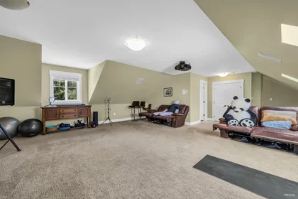 Basement Recreation Room Photo of 17377 28a Avenue, Surrey, BC