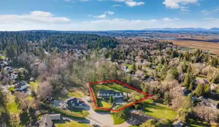 Community Amenities Photo (Clubhouse) of 17377 28a Avenue, Surrey, BC