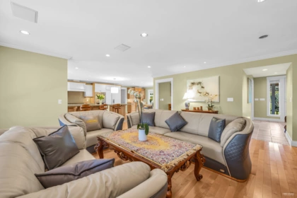 Primary Bedroom Photo of 17377 28a Avenue, Surrey, BC