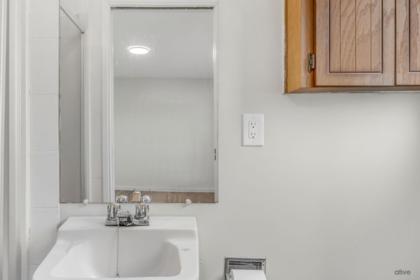 Powder Room Photo of 7710 Juniper Street, Mission, BC