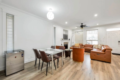Kitchen Island Photo of 5930 128 Street, Surrey, BC