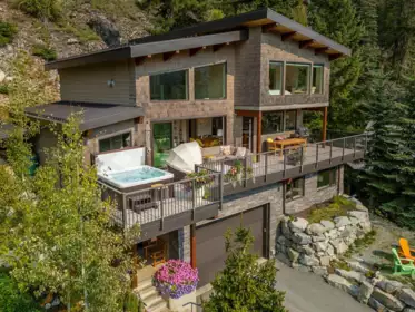 9331 Emerald Drive, Whistler, BC, Whistler — Single Family Residence for sale