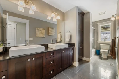 Hallway Photo of 16266 26 Avenue, Surrey, BC