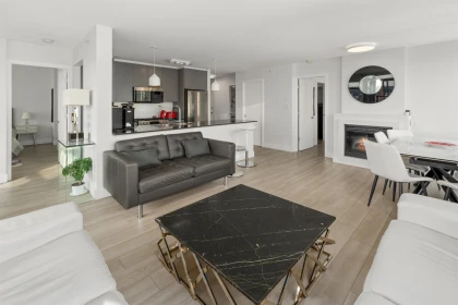 Kitchen Island Photo of 1902 989 Beatty Street, Vancouver, BC