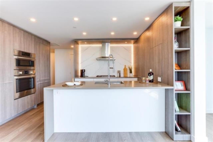 Kitchen Photo of 407 1441 Johnston Road, White Rock, BC