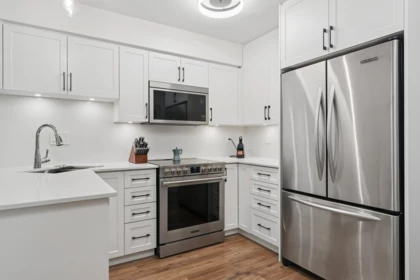 C3 332 Lonsdale Avenue, North Vancouver, BC, North Vancouver — Apartment/Condo for sale