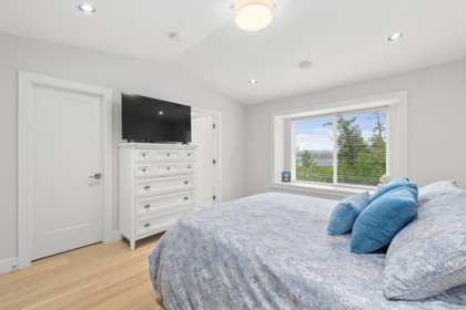 Basement Recreation Room Photo of 2131 164a Street, Surrey, BC