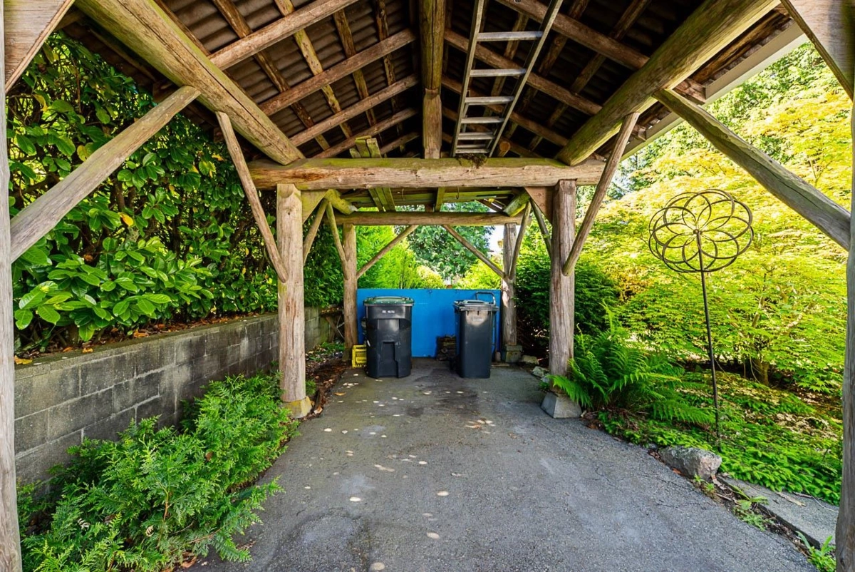 Garage Interior Photo of 614 Chapman Avenue, Coquitlam, BC
