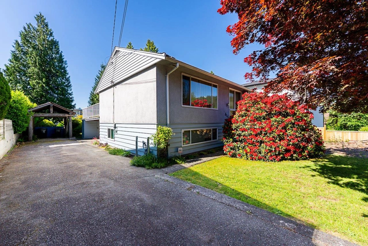 Kitchen Photo of 614 Chapman Avenue, Coquitlam, BC