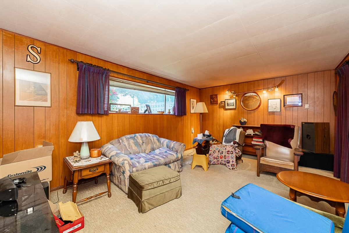 Powder Room Photo of 614 Chapman Avenue, Coquitlam, BC