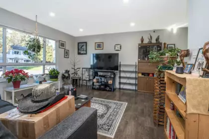 Kitchen Photo of 7902 Heron Street, Mission, BC