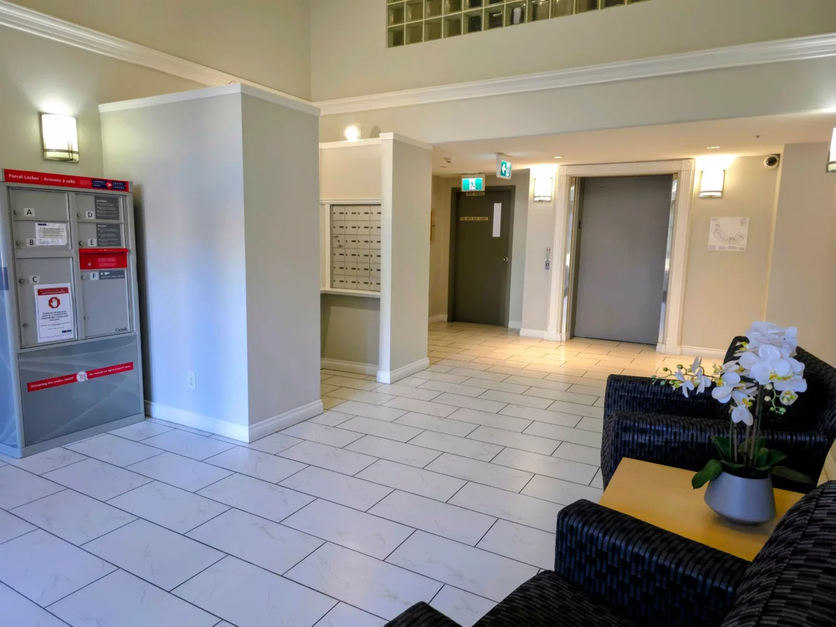 Family Room Photo of 412 2960 Princess Crescent, Coquitlam, BC