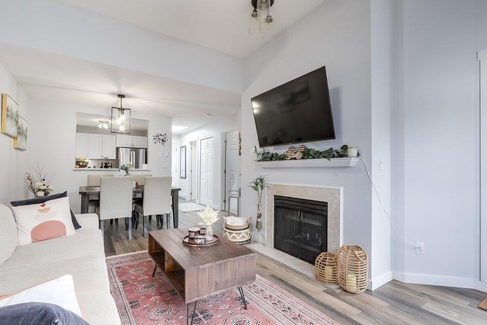 Kitchen Island Photo of 412 2960 Princess Crescent, Coquitlam, BC