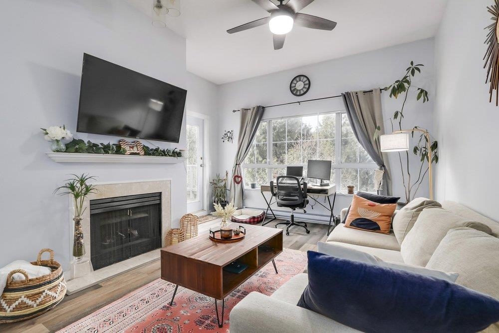 Kitchen Photo of 412 2960 Princess Crescent, Coquitlam, BC