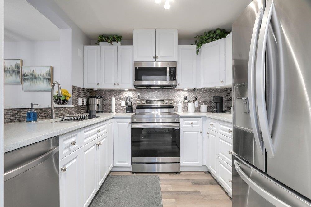 Walk-In Closet Photo of 412 2960 Princess Crescent, Coquitlam, BC